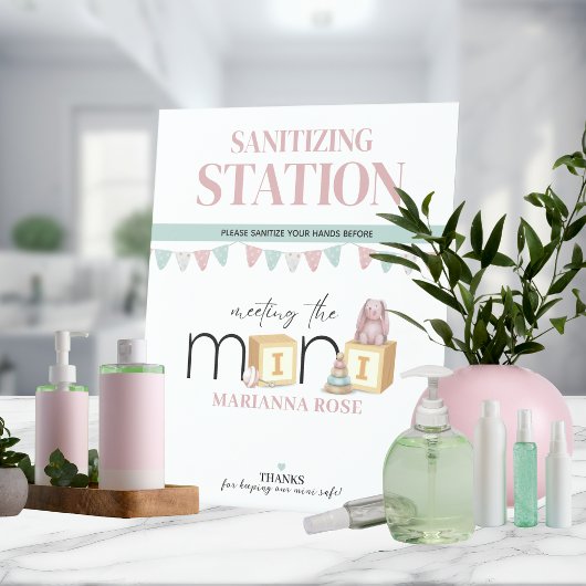 Meet The Mini Pink Sanitizing Station 台座サイン