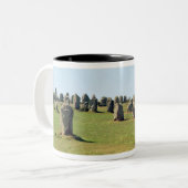 Megalithic永続的な石の直線 ツートーンマグカップ (正面左)