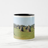 Megalithic永続的な石の直線 ツートーンマグカップ (中央)