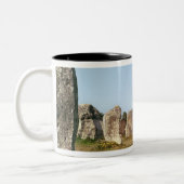 Megalithic永続的な石の直線 ツートーンマグカップ (左)