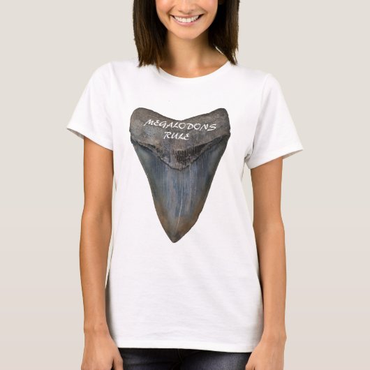 Megalodonの鮫の歯 Tシャツ (正面)