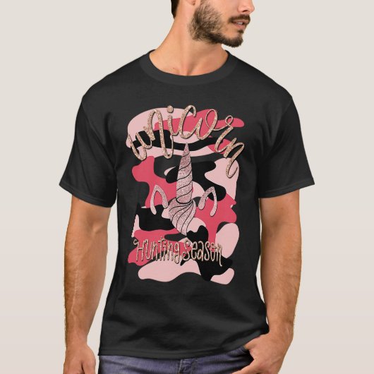 Mel F Arts Pink Camouflage Unicorn Hunting Season Tシャツ (正面)