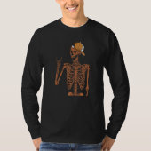 Melanin Skeleton Rock Hand Black History Month BLM Tシャツ (正面)