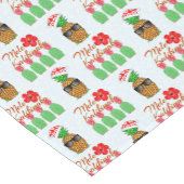 Mele Kalikimaka Hawaiian Pineapple Merry Christmas ショートテーブルランナー (コーナー)