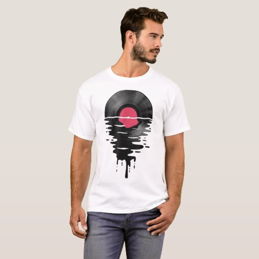 Melting Vinyl Record Retro Design Tシャツ (正面フル)