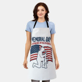 Memorial Day Fallen Heroes Patriotic Soldier Shirt エプロン (着用した状態)