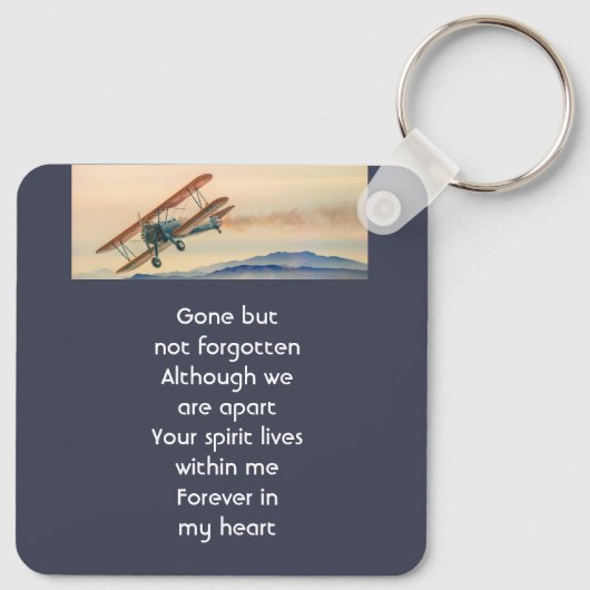 Memorial Keepsake Clouds Biplane Sky キーホルダー (裏面)