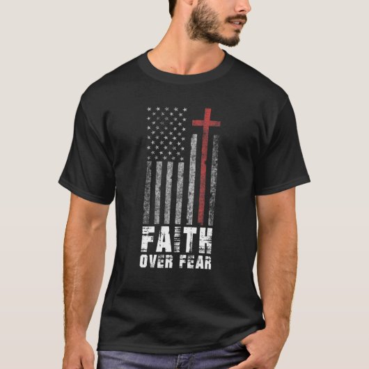 Men Women Kids Faith Over Fear Cool Christian Flag Tシャツ (正面)