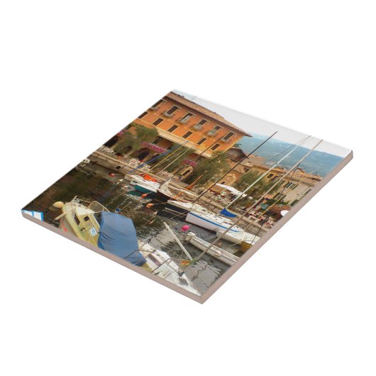 Menaggioの湖Comoのマリーナ タイル (側面)