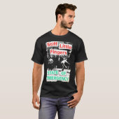 Mendadak Payu – 堅い小指 Tシャツ (正面フル)