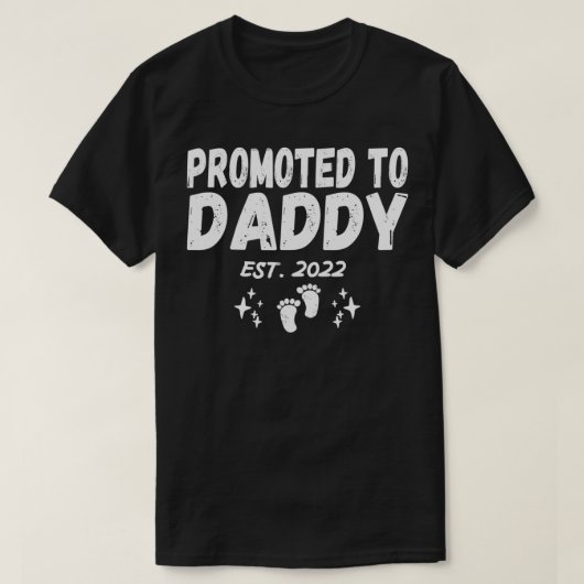 MensおもしろいはDaddy Est 2022にすぐにDになる Tシャツ (デザイン正面)