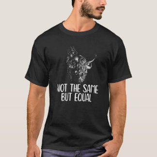 Mensは同じではなく、同等の犬の牛のビーガンVeget Tシャツ