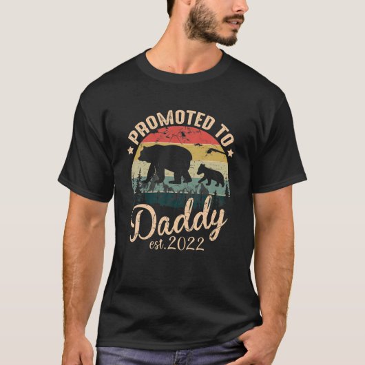 MensはDaddy Est 2022ヴィンテージレトロNewに昇格 Tシャツ (正面)
