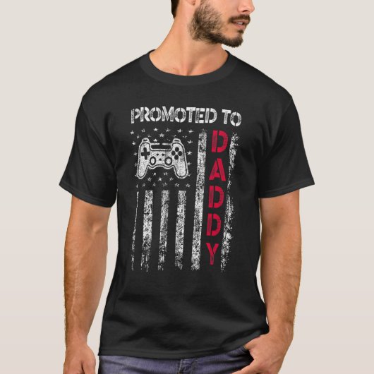 MensはDaddy Mens服装父ゲーマーFaに昇格 Tシャツ (正面)
