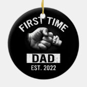 Mens初めてのパパ新しいパパEst 2022父親 セラミックオーナメント (裏面)