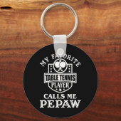 Mens私のテーお気に入りのブルテニス選手は私をペパと呼ぶ キーホルダー (正面)