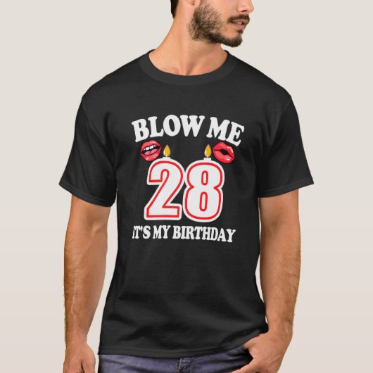 Mens 吹 Me28誕生日のキャンドルジョおもしろいー Tシャツ (正面)