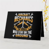 Mens Aircraft Mechanic Hero Design for a aircraft  カード (黄色い花)