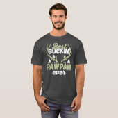 Mens Best Buckin' Pawpaw Ever Deer Hunting Funny Tシャツ (正面フル)
