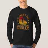 Mens Climbing Dad Like A Regular Dad But Cooler Bo Tシャツ (正面)