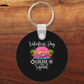Mens Cute Valentines Day Cruise Squad 20026 Design キーホルダー (正面)