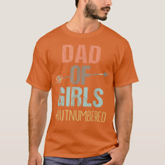 Mens Dad of GirlsOutnumbered Fathers Day  Tシャツ