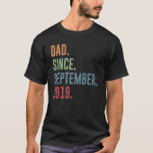 Mens Dad Since September 2019 Tシャツ (正面)