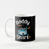 Mens Daddy Shark Funny Halloween Daddy Announcemen コーヒーマグカップ (左)