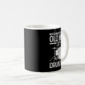 Mens Drummer Gift Never Underestimate An Old Man W コーヒーマグカップ (正面右)