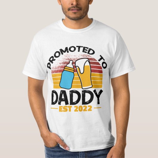 Mens First Time Dad Promoted to Daddy 2022  Tシャツ (正面)