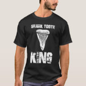 Mens Jurassic Fossil digging World   Shark Tooth K Tシャツ (正面)