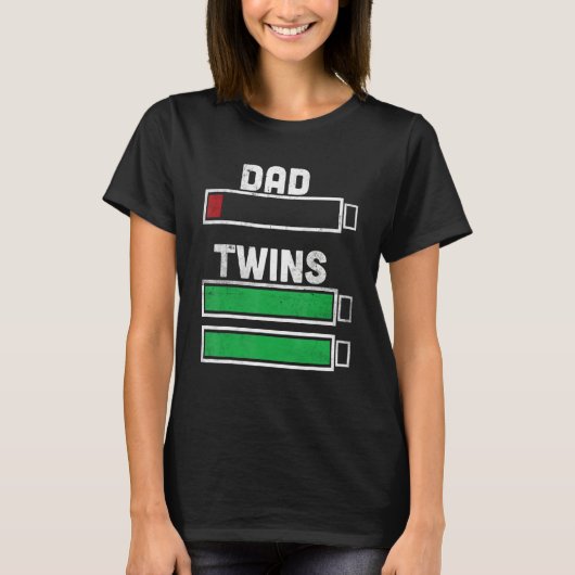 Mens Mens Tired Twin Dad Low Battery Funny Dad of Tシャツ (正面)