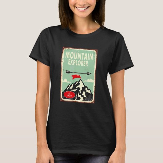 Mens Minimalist AdventureがExplorer Mounを呼んでいる Tシャツ (正面)