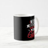 Mens Never Underestimate An Old Man With A Guitar コーヒーマグカップ (正面右)