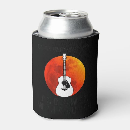 Mens Never underestimate an old man with a Guitar 缶クーラー (缶正面)
