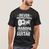 Mens Never Underestimate Grandpa With A Guitar - B Tシャツ (正面)