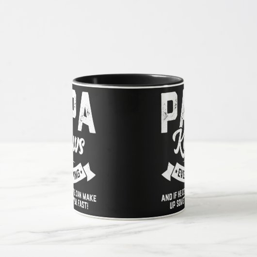 Mens Papa Knows Everything 60th Gift Funny マグカップ (中央)