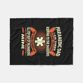 Mens Paramedic Dad Waiting Protect Father's Day フリースブランケット (正面(横))