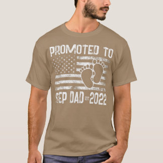Mens Promoted to Step Dad Est 2022 Vintage First T Tシャツ