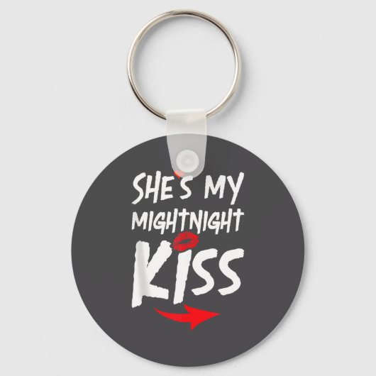 Mens She's My Midnight Kiss Happy New Year Matchin キーホルダー (正面)