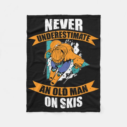 Mens Ski Funny Skiing Never Underestimate An Old M フリースブランケット (正面)