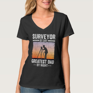Mens Surveyor by Day Greatest Dad by Night  Cartog Tシャツ