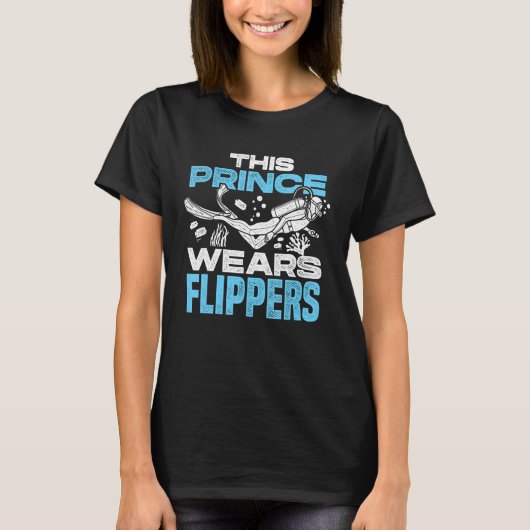 Mens This Prince Wears Flippers Diver Scuba Diver  Tシャツ (正面)