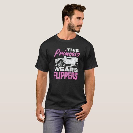 Mens This Prince Wears Flippers Diver Scuba Diver  Tシャツ (正面フル)