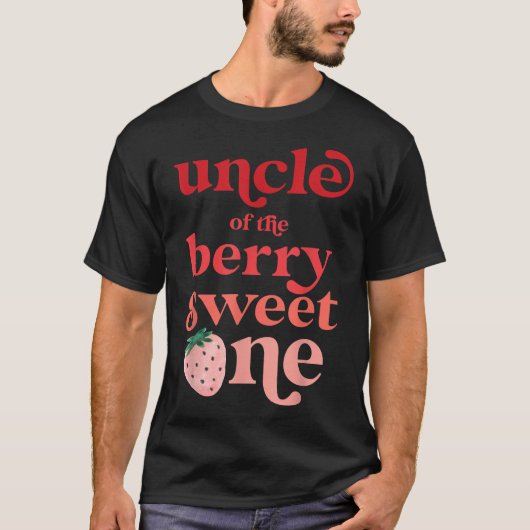 Mens Uncle of the Berry Sweet One Strawberry First Tシャツ (正面)