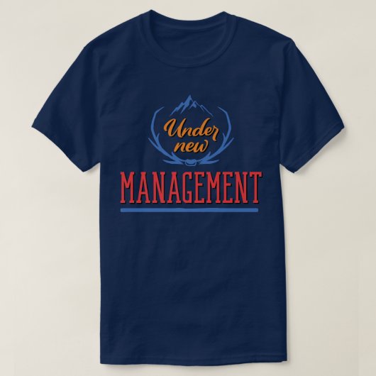 Mens Under New Management Funny Bachelor Party  Tシャツ (デザイン正面)