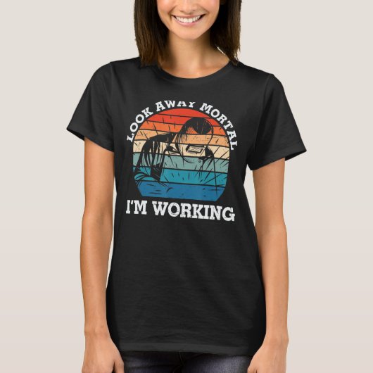 Mens Welder Look Away.Mortal I'm Working Funny Wel Tシャツ (正面)