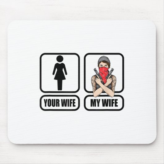 Mens Your Wife – 私の妻タトゥー_銃 – 父親D マウスパッド (正面)