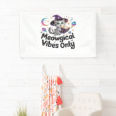 Meowgical Vibesのみ、浮動かわいいウィッチキャットオヴ 横断幕 (インサイチュ)