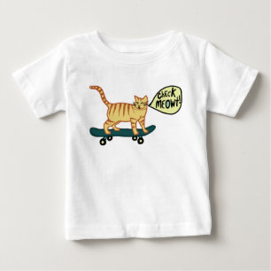 Meowt Punny Skateboarding Tabby猫Tシャツをチェック ベビーTシャツ